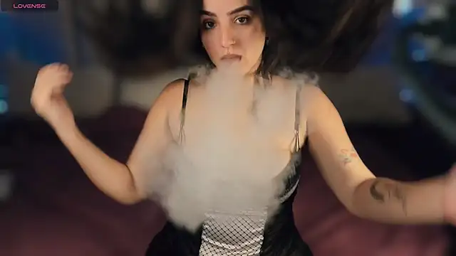 Daphne Moss online show from 10.12.25