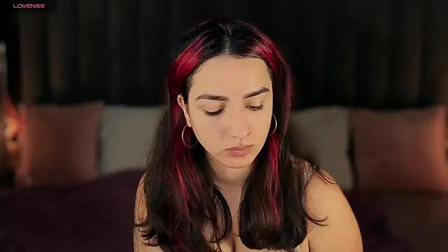 Daphne Moss online show from 01.09.26