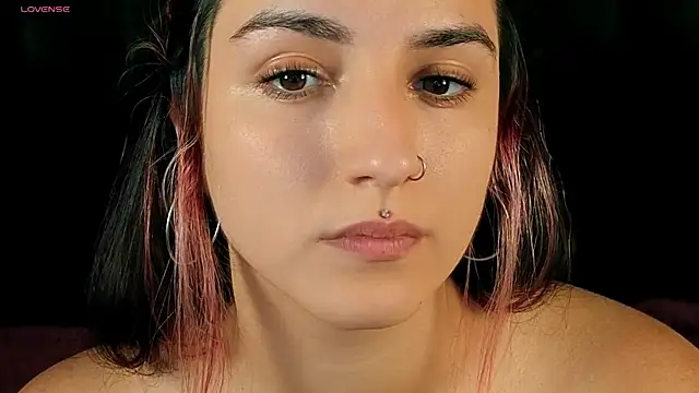 Daphne Moss online show from 06.18.26