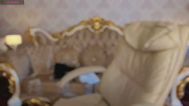 Daphne Moss online show from 07.12.26