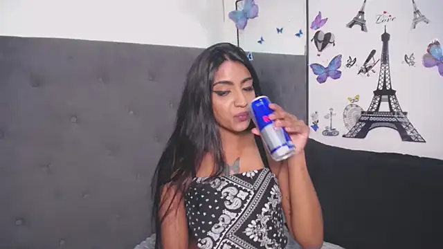 Delilah Blazee online show from 09.15.25