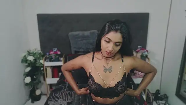 Delilah Blazee online show from 06.18.26