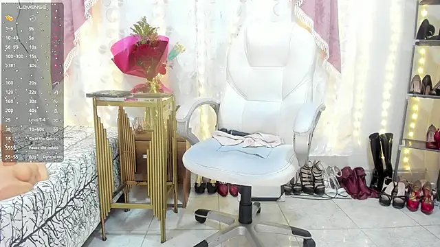 Snapshot of Chanel_Doll_ chatting on 02.14.25 Chanel Doll online show from 02.14.25