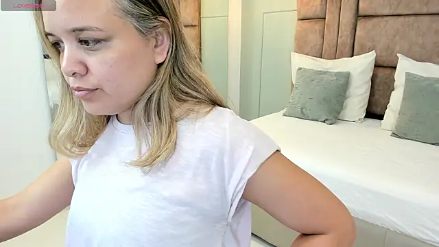 princesaparis online show from 02.05.25