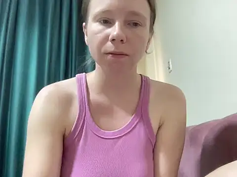 Snapshot of SweetLucy96 chatting on 09.09.25 SweetLucy96 online show from 09.09.25