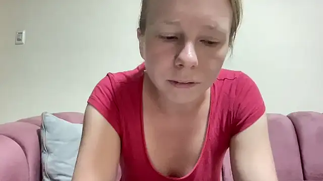 Snapshot of SweetLucy96 chatting on 09.20.25 SweetLucy96 online show from 09.20.25