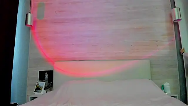 molly hunt  online show from 04.24.26