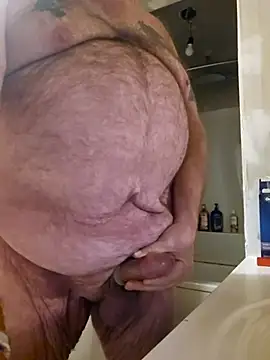 Snapshot of mrwizard4570 chatting on 12.04.25 mrwizard4570 online show from 12.04.25