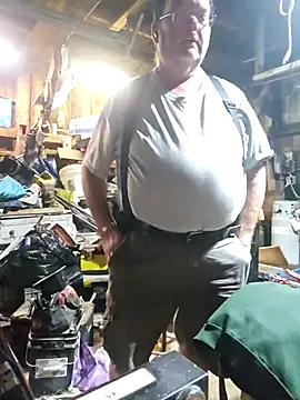 Snapshot of mrwizard4570 chatting on 12.18.25 mrwizard4570 online show from 12.18.25