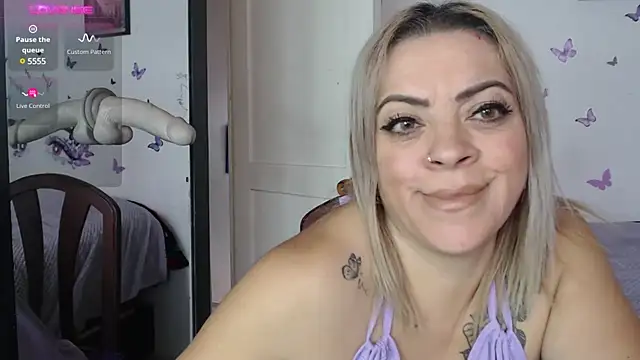 Snapshot of LIila28six chatting on 01.27.25 LIila28six online show from 01.27.25