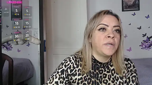 Snapshot of LIila28six chatting on 01.28.25 LIila28six online show from 01.28.25