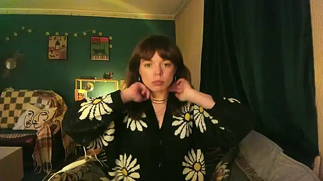 Snapshot of ClancyMorissey chatting on 11.16.25 ClancyMorissey online show from 11.16.25