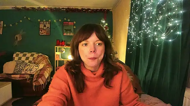 Snapshot of ClancyMorissey chatting on 12.04.25 ClancyMorissey online show from 12.04.25