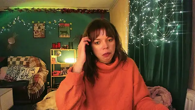 Snapshot of ClancyMorissey chatting on 12.17.25 ClancyMorissey online show from 12.17.25