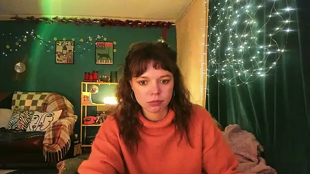 Snapshot of ClancyMorissey chatting on 12.19.25 ClancyMorissey online show from 12.19.25