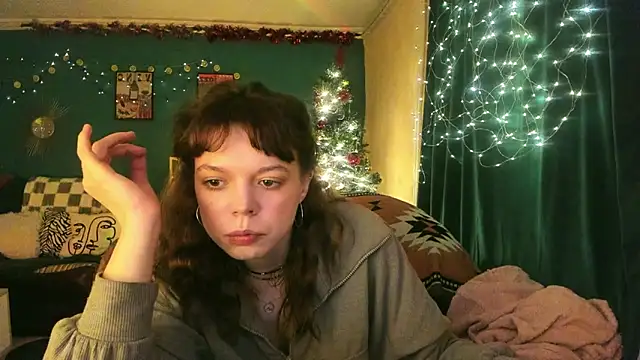 Snapshot of ClancyMorissey chatting on 12.21.25 ClancyMorissey online show from 12.21.25