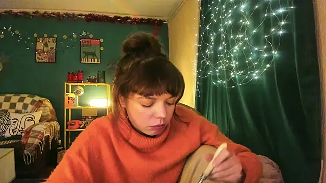 Snapshot of ClancyMorissey chatting on 12.22.25 ClancyMorissey online show from 12.22.25