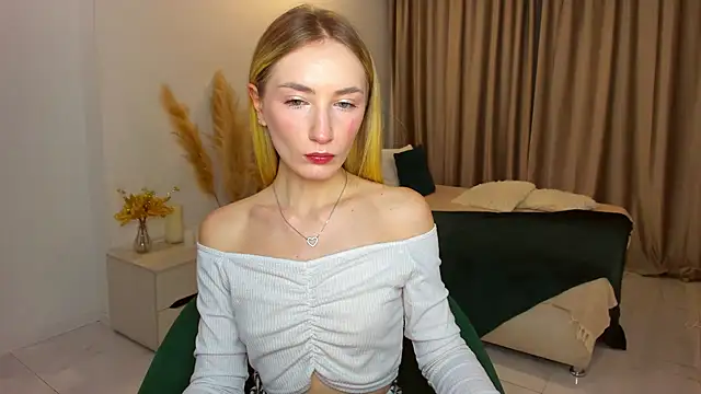 bella  rose online show from 02.08.25