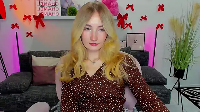 bella  rose online show from 02.18.25