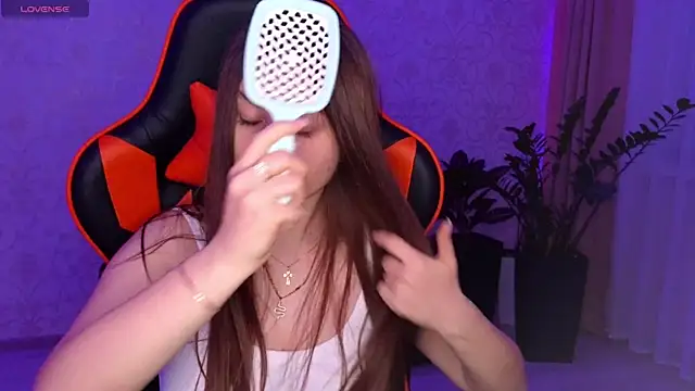 Elishka  online show from 10.20.25