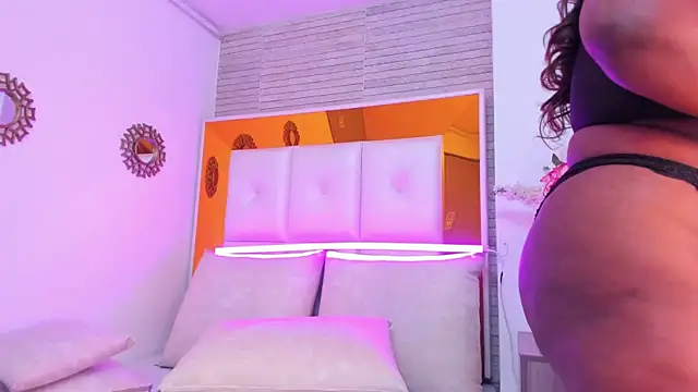 ShaniaBrownn online show from 01.16.25