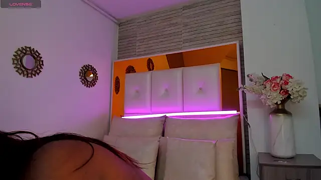 ShaniaBrownn online show from 01.31.25