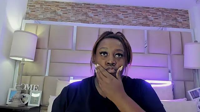 ShaniaBrownn online show from 09.20.25