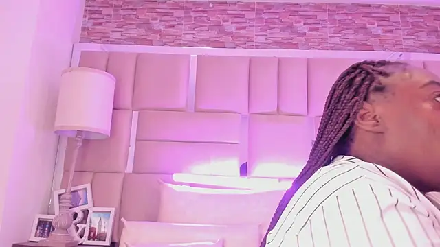 ShaniaBrownn online show from 06.21.26