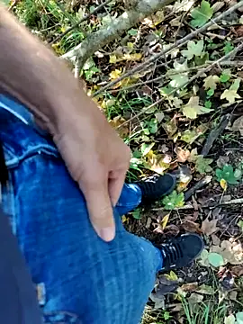 Snapshot of Boring_one chatting on 10.08.25 Boring one online show from 10.08.25