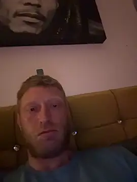 Snapshot of rippedbritish chatting on 04.11.26 rippedbritish online show from 04.11.26