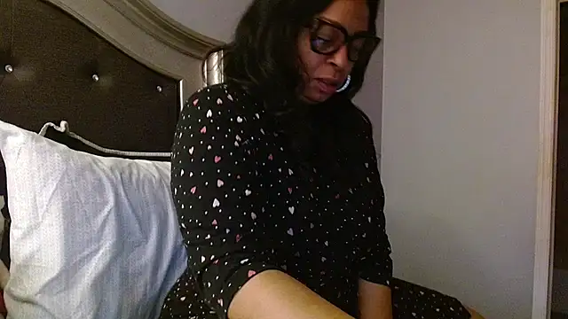 MSweetLindaParks online show from 02.20.26