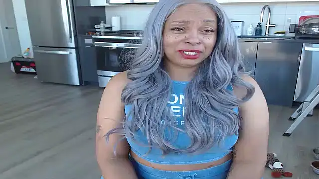 MSweetLindaParks online show from 04.26.26