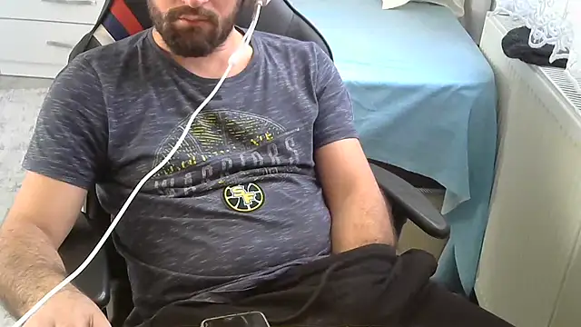 Snapshot of crazybaby5461 chatting on 02.15.26 crazybaby5461 online show from 02.15.26