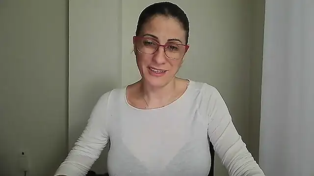 Snapshot of Sanada_hot chatting on 12.18.25 Sanada hot online show from 12.18.25