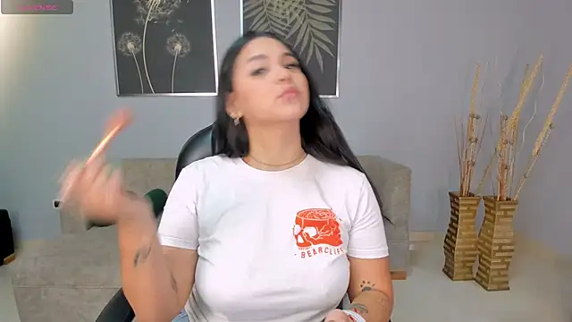 ToriCrossX online show from 01.21.25