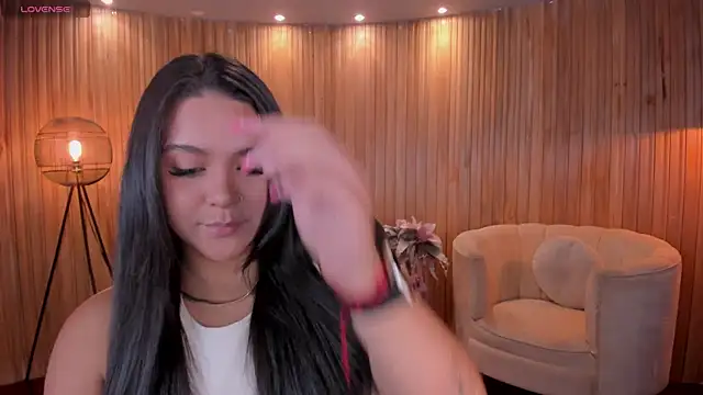 ToriCrossX online show from 02.11.25