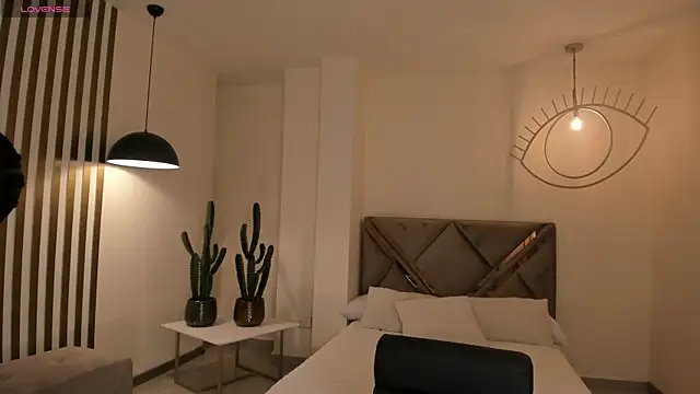 ToriCrossX online show from 11.22.25