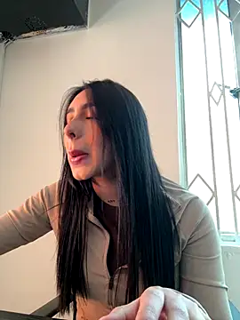 isabella jade online show from 10.24.25