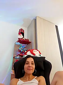 Snapshot of miaeyes chatting on 12.11.24 miaeyes online show from 12.11.24