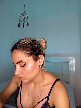Snapshot of ASHLEY_BLAIR chatting on 12.31.24 ASHLEY BLAIR online show from 12.31.24