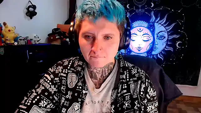 Marieblueeyes online show from 02.05.25