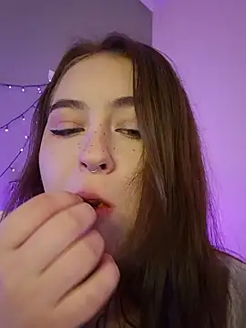 Snapshot of Yammy_Yumi chatting on 01.09.26 Yammy Yumi online show from 01.09.26