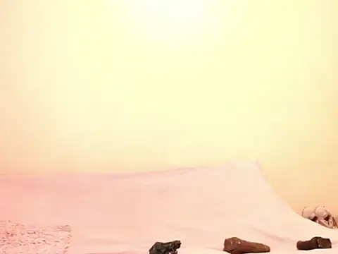 Snapshot of Queen_BootyXXX chatting on 11.18.25 Queen BootyXXX online show from 11.18.25