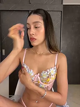 Snapshot of SelenaStone chatting on 12.22.24 SelenaStone online show from 12.22.24