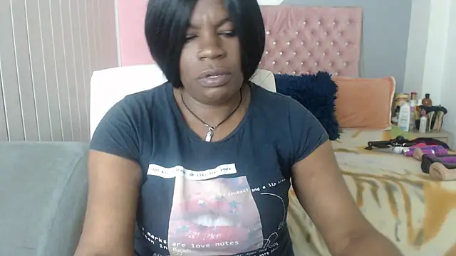 Snapshot of Negrabig chatting on 02.28.25 Negrabig online show from 02.28.25