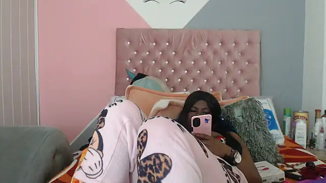 Snapshot of Negrabig chatting on 03.15.25 Negrabig online show from 03.15.25