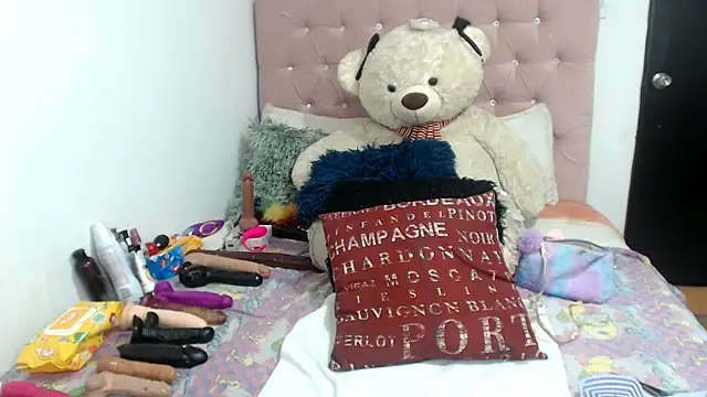 Snapshot of Negrabig chatting on 10.13.25 Negrabig online show from 10.13.25