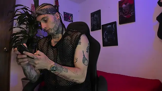 Snapshot of Ryuk_it chatting on 09.22.25 Ryuk it online show from 09.22.25