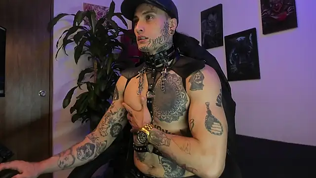 Snapshot of Ryuk_it chatting on 09.26.25 Ryuk it online show from 09.26.25