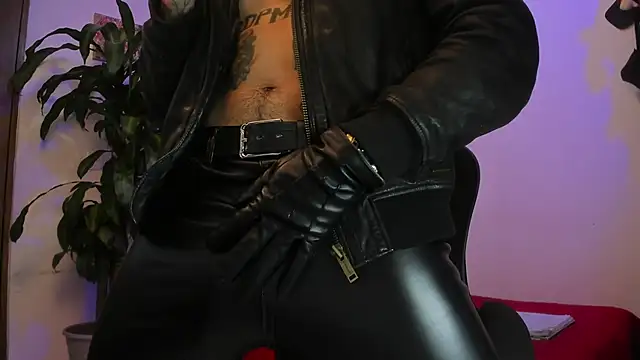 Snapshot of Ryuk_it chatting on 09.30.25 Ryuk it online show from 09.30.25